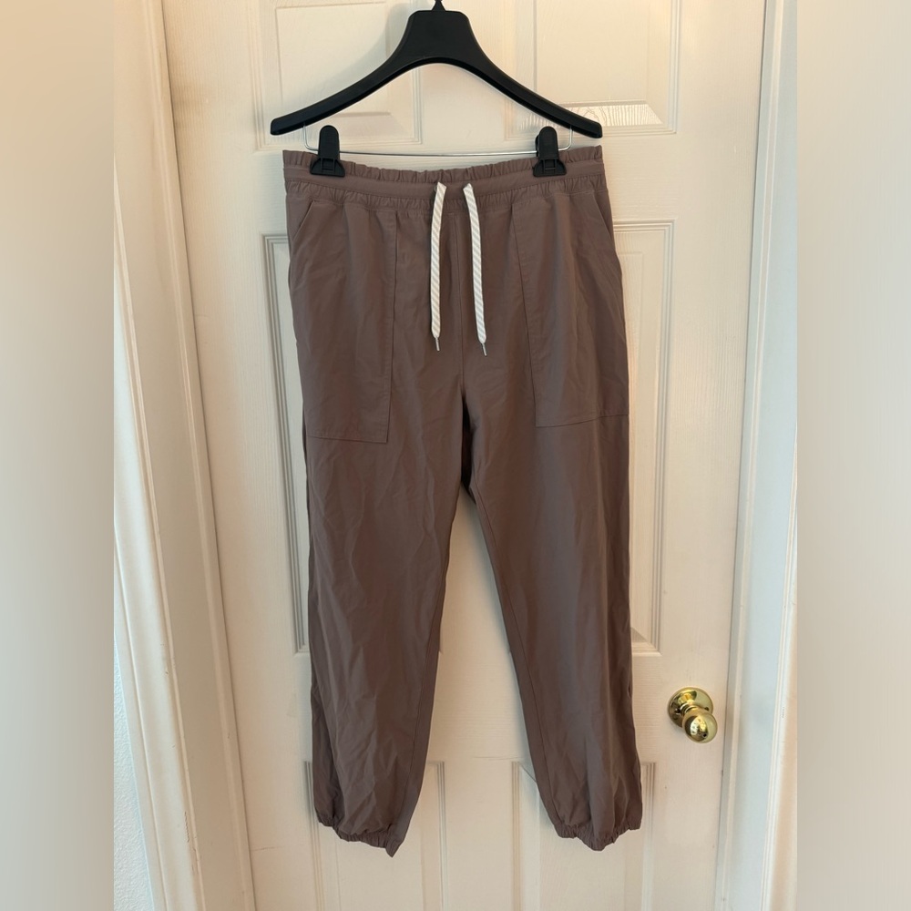 Vuori Brown Track Pants with White Drawstring